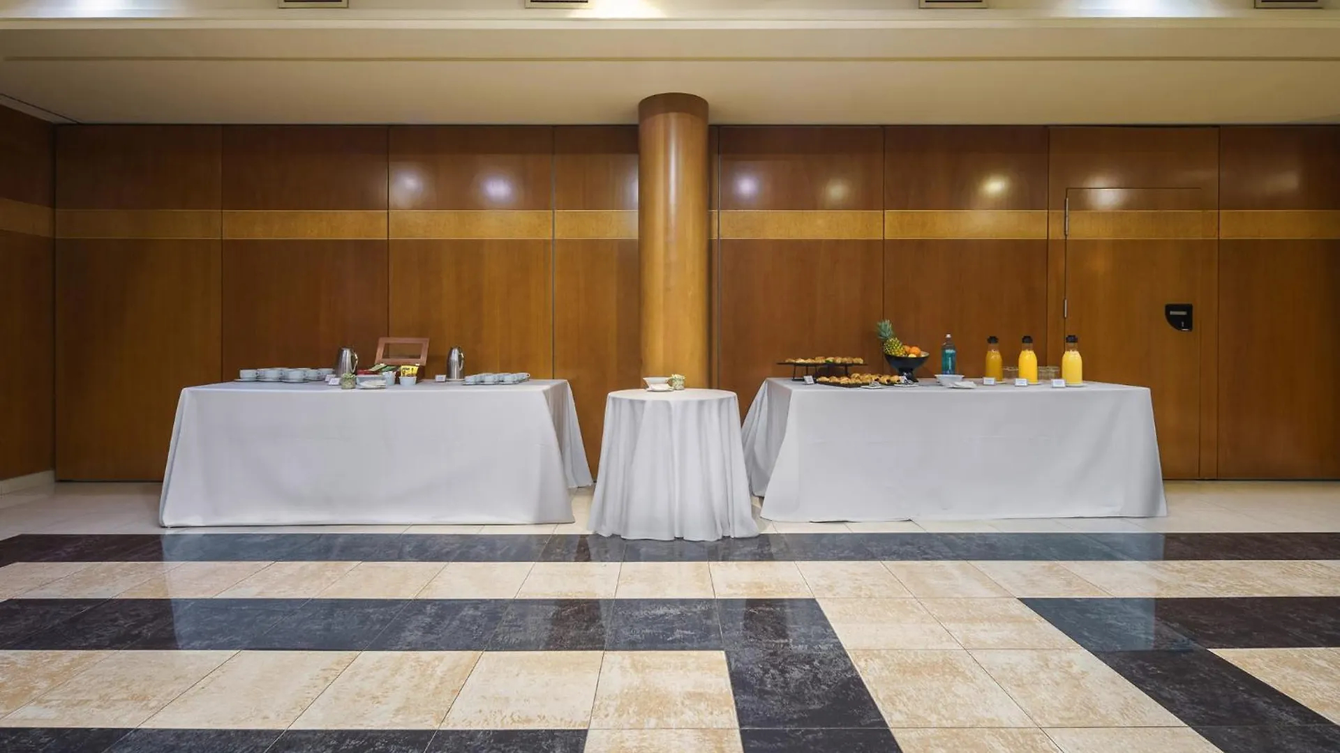 Exe Almeria Centro Hotel
