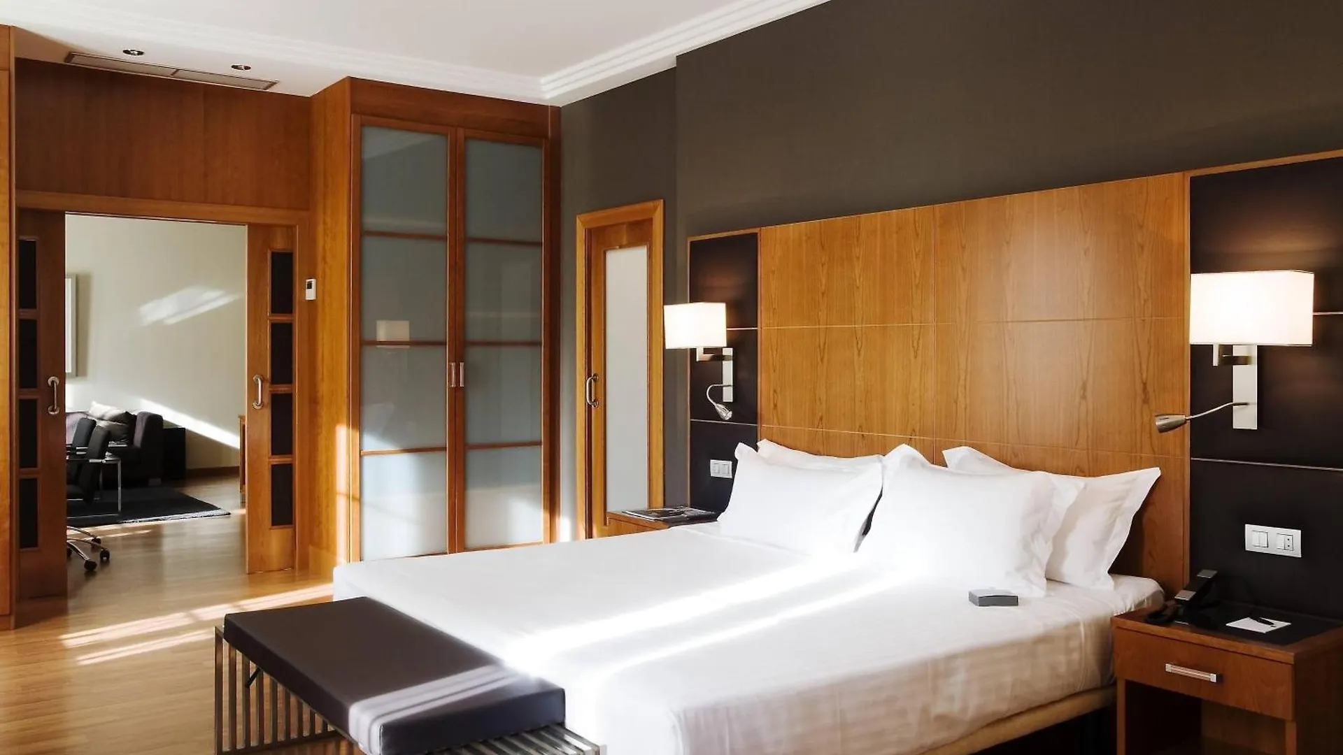 Exe Almeria Centro 4*,