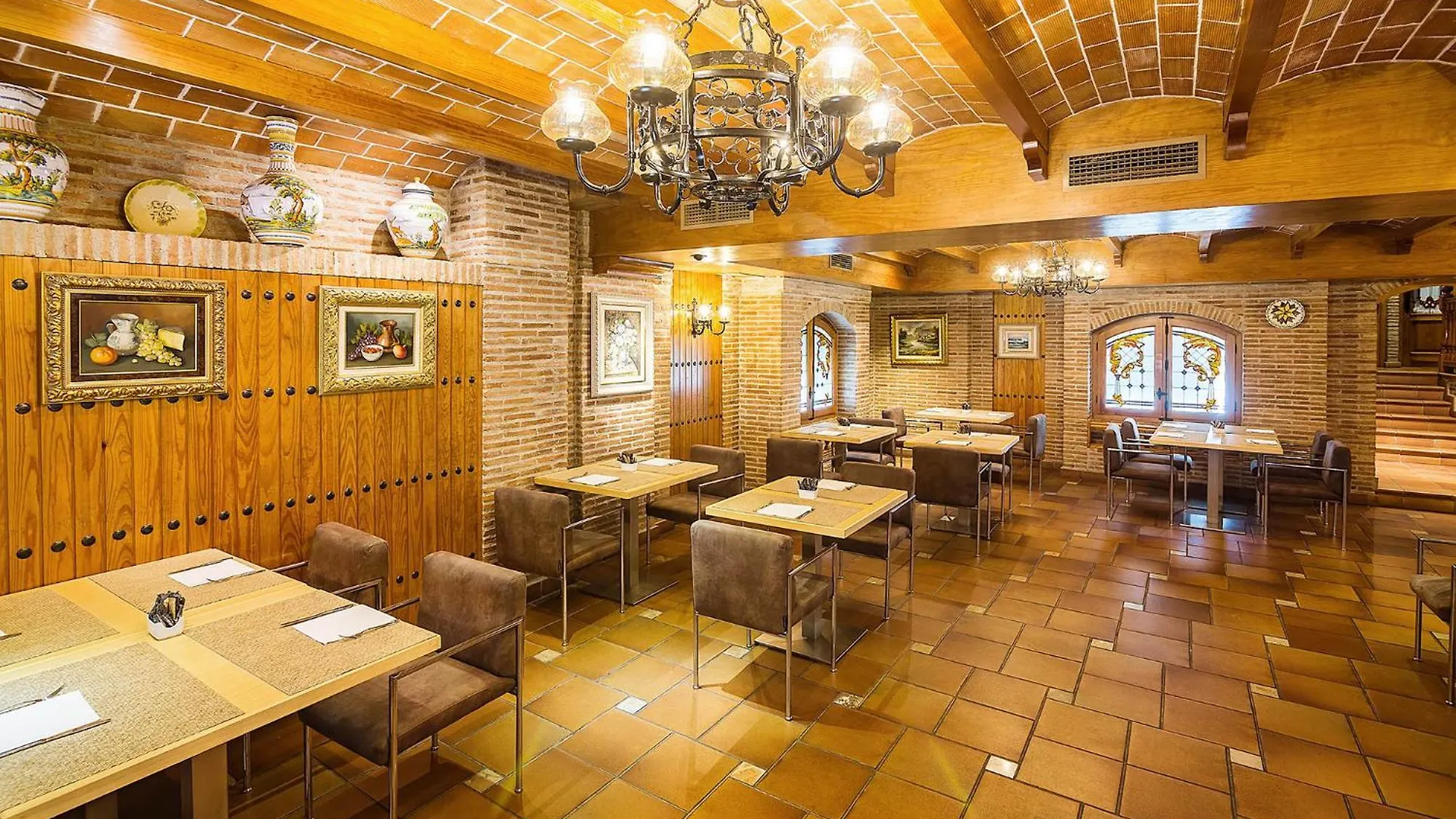 Exe Almeria Centro 4*,