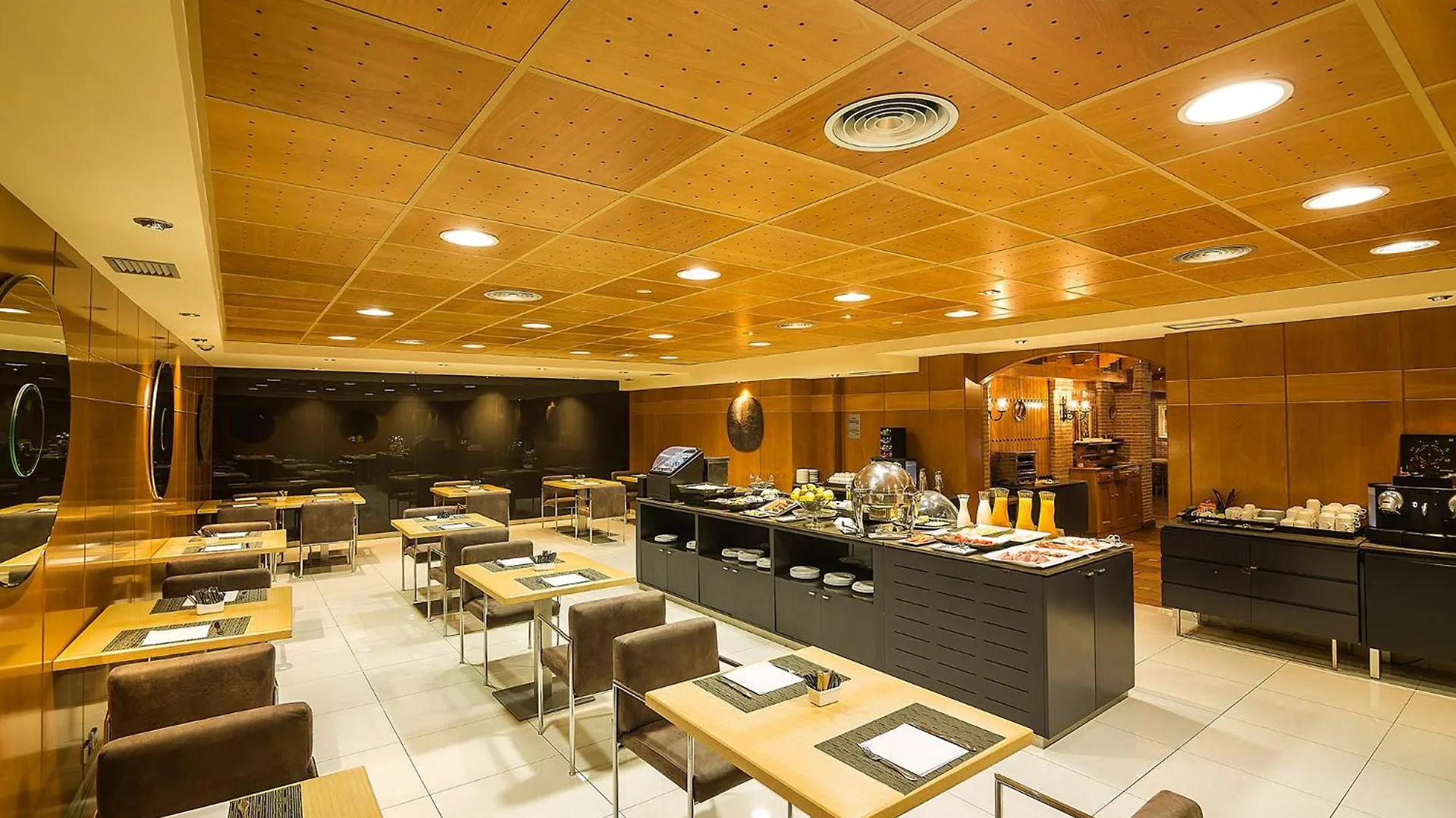 Exe Almeria Centro Hotell